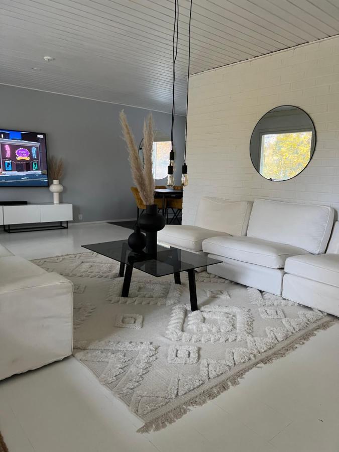 Apartment Omakotitalo Rauhallisella Sijainnilla Laehellae Keskustaa Maksuton Pysaekoeinti Ja Puusauna Hameenlinna